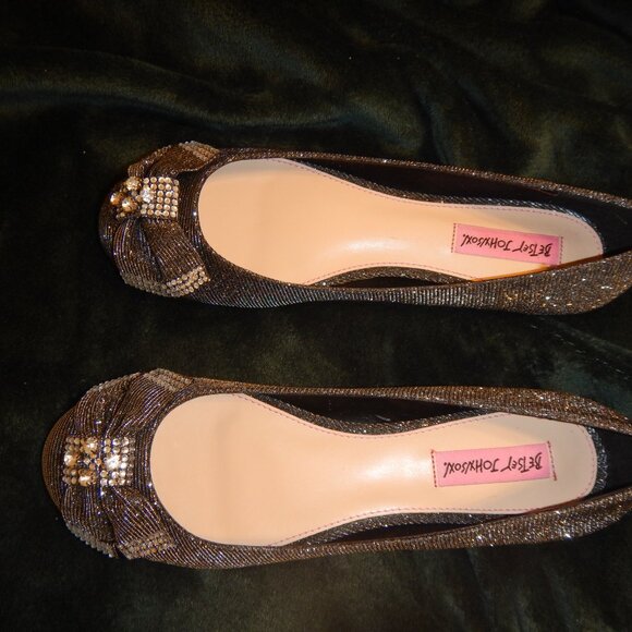 BEAUTIFUL BETSTY JOHNSON BOW SPARKLE FLATS SO MUCH GLAM NEW - Picture 5 of 16